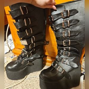 Demonia size 9 platform black boots